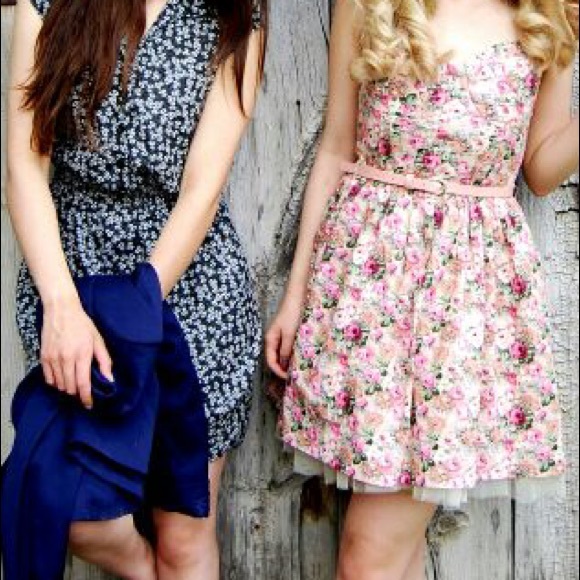 Dresses & Skirts - Pink Floral Spaghetti Straps Dress